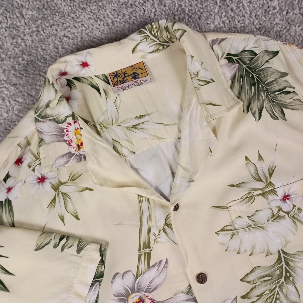 Vintage Winnie Fashion Hawaiian Shirt XL 100% Rayon Coconut Button Cream Floral